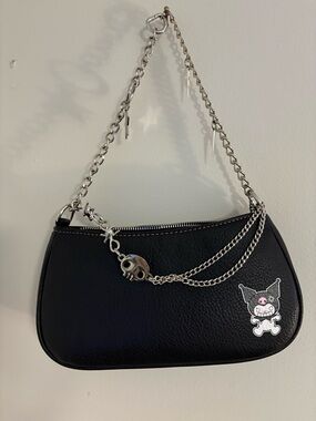 Kuromi Black Chain-Accent Shoulder Bag
Strap Alterec